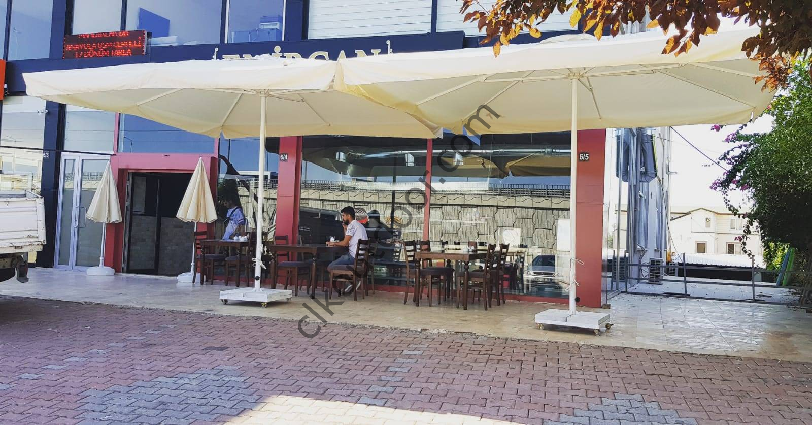 CLK 4x4 Metre Mega Q60 Şemsiye Bahçe Cafe Havuz Otel Restorant Şemsiyeleri Metal Hareketli Ayak 4 Mermerli (80x80cm 160 kg)