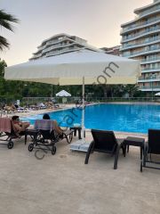 CLK 3x3 Metre Mega Q50 Şemsiye Bahçe Cafe Havuz Otel Restorant Şemsiyeleri Açık Yeşil - Metal Hareketli Ayak 4 Mermerli (60x60cm 80 kg)